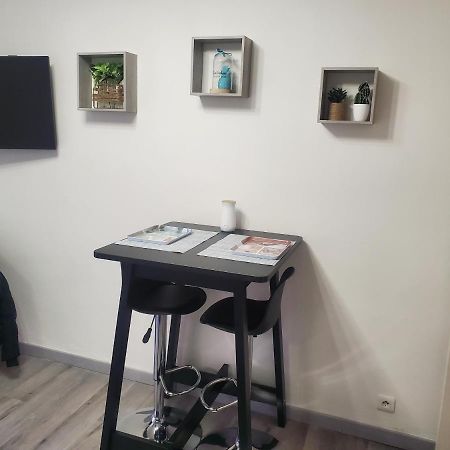 Joli Petit Studio Au Centre De Carry Le Rouet Lägenhet Exteriör bild